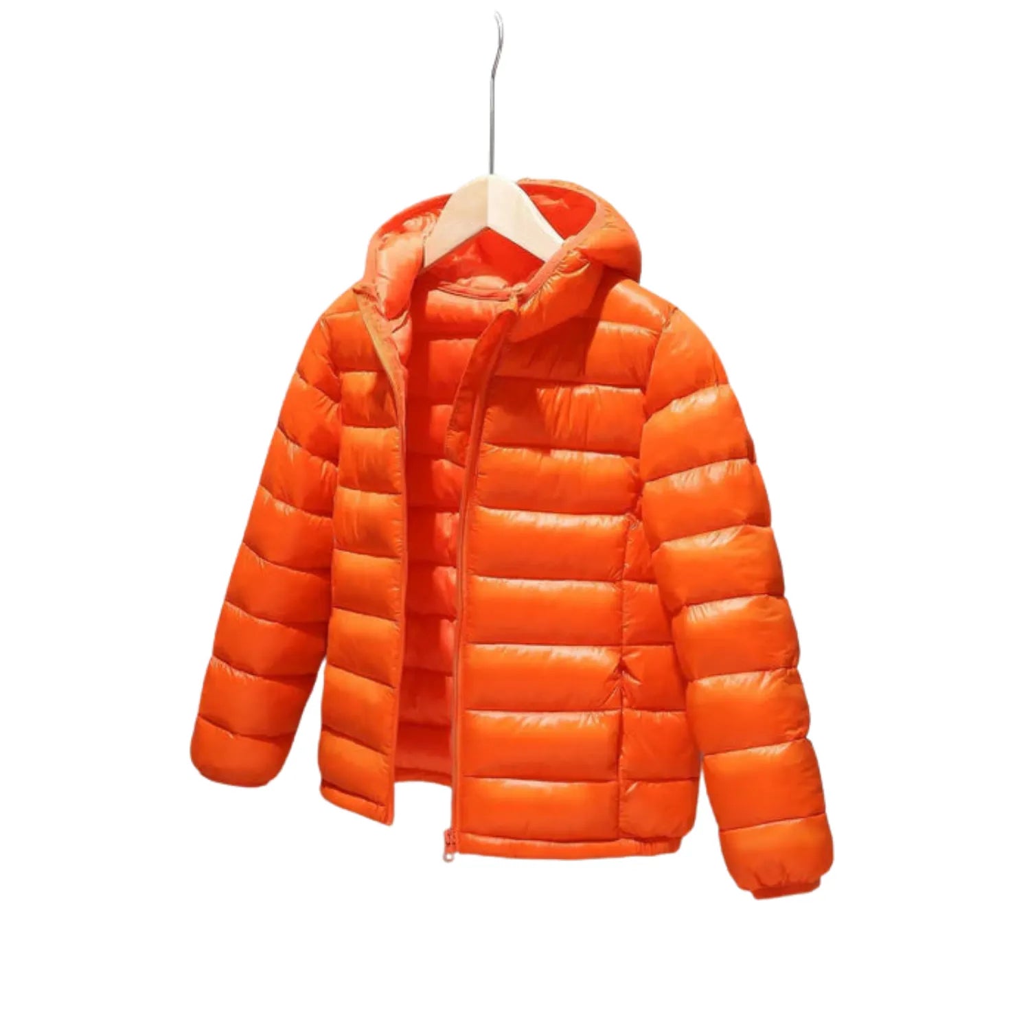 Jaqueta Infantil Puffer Unissex com Capuz na cor laranja, vista frontal.
